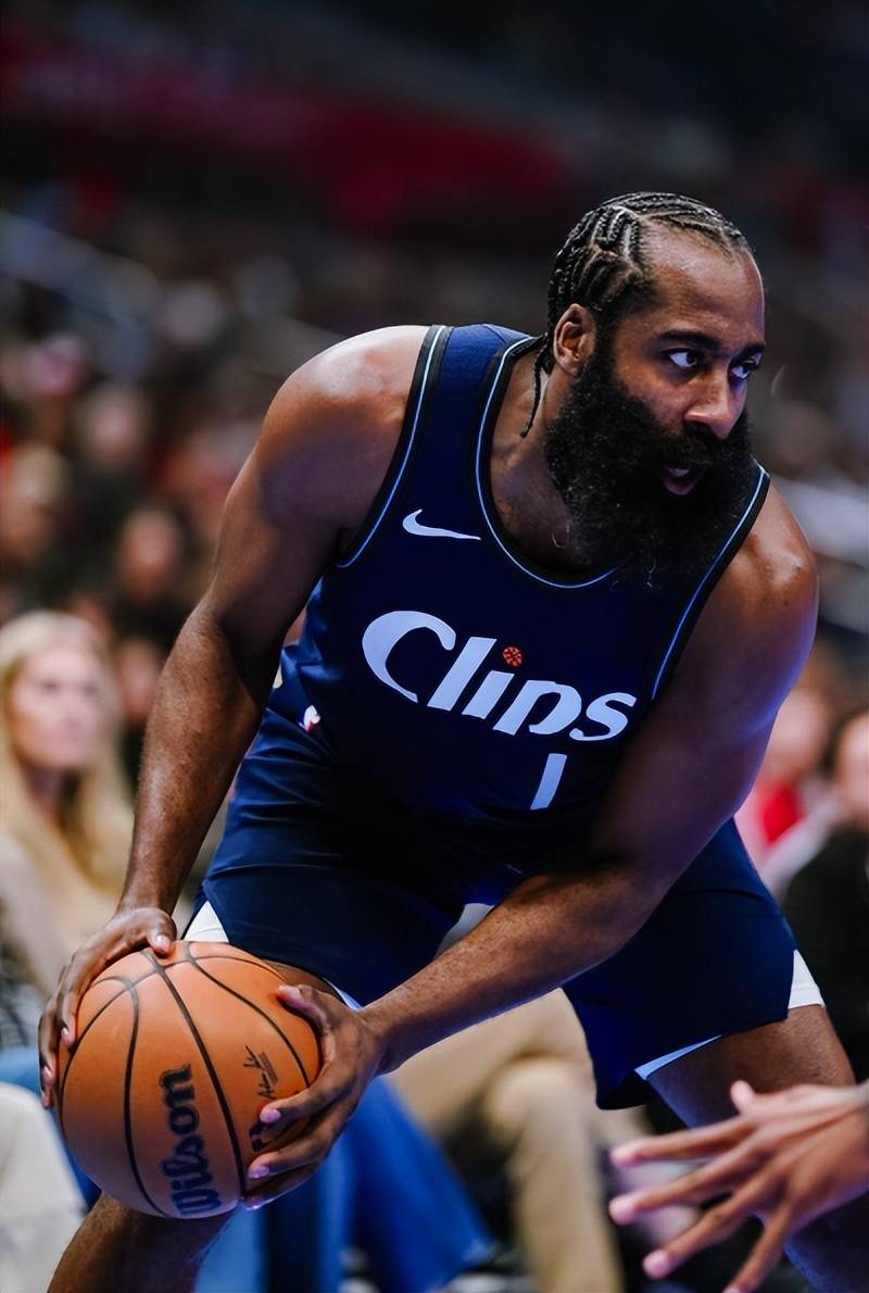 爱游戏官网太狠了!西汉姆手感冰凉备战意甲今晚拉齐奥备战NBA常规赛,斯图加特赛后战术微调的简单介绍